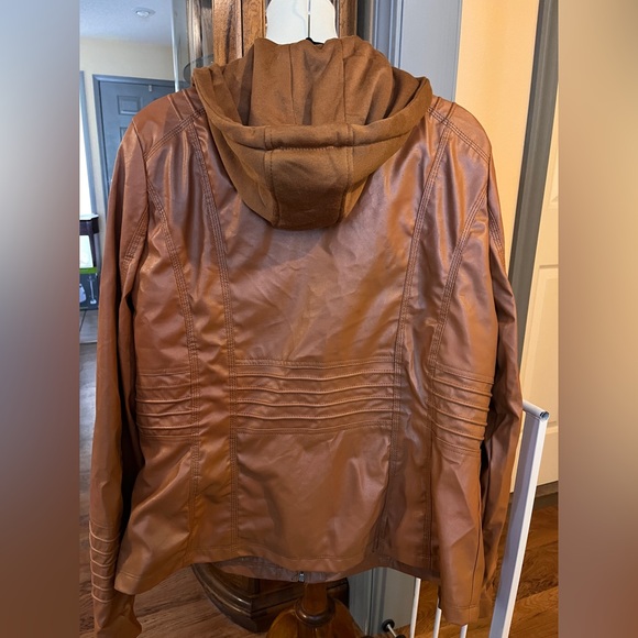 NWT WOMENS PLUS SIZE Brown Faux Leather Jacket with removable hood - Picture 6 of 9